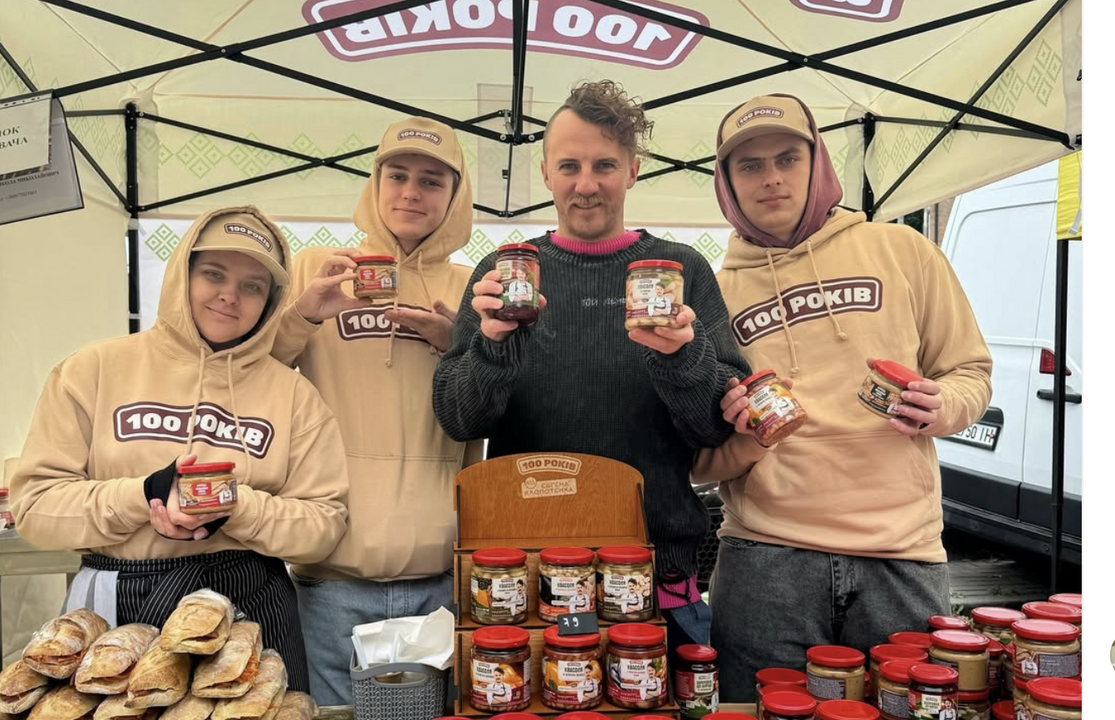 Ми – команда Євгена Клопотенка, і наша мета – зробити автентичні українські смаки доступними кожному!