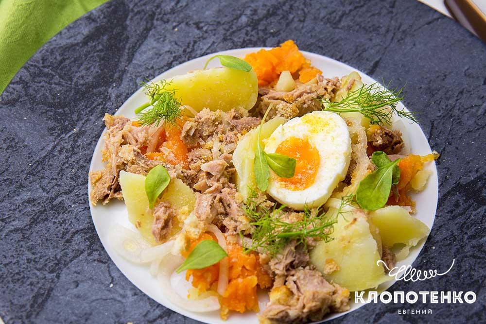 Салат мимоза с тунцом и фенхелем
