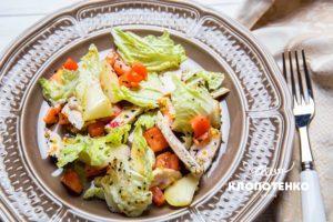 Cалат с грушей и курицей