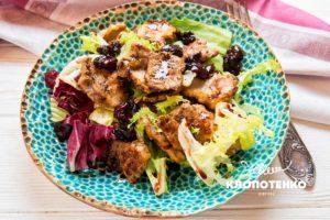 Теплий салат з телятиною