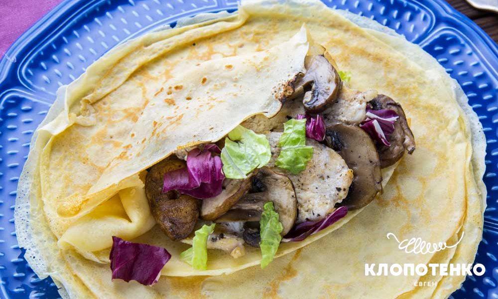 Млинці з куркою і грибами