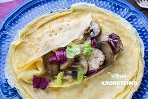 Млинці з куркою і грибами