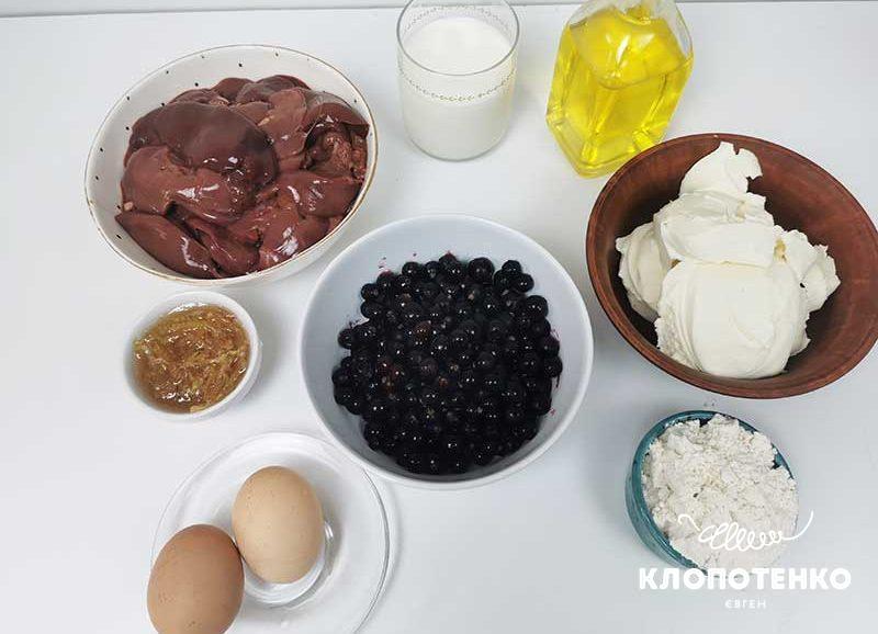 Підготуйте всі інгредієнти для приготування ніжного печінкового торта