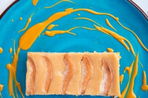 Грушевий торт з солоною карамеллю