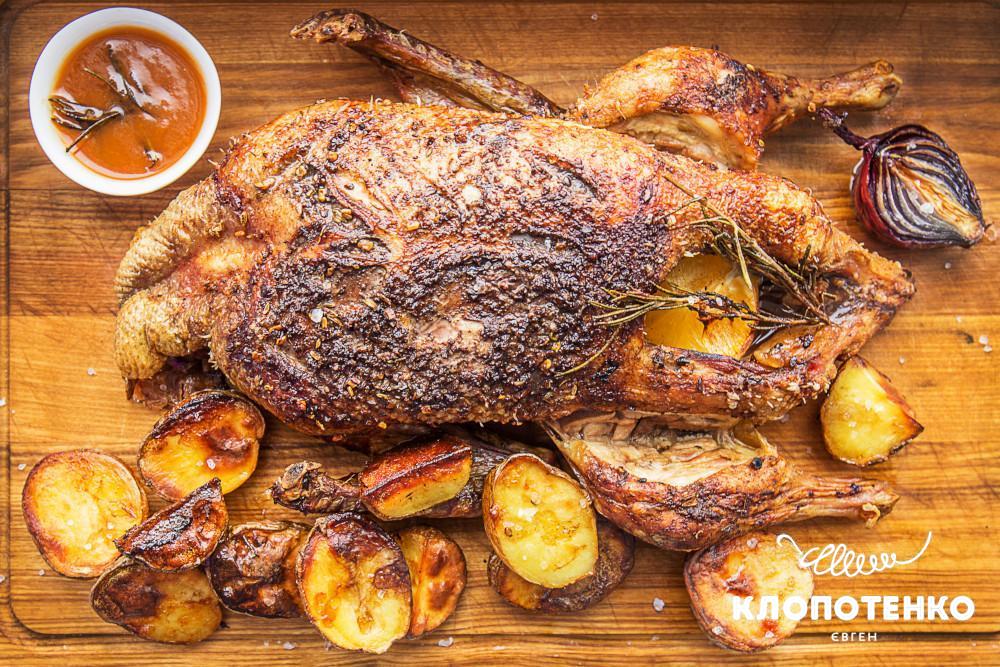 Качка в духовці з абрикосовим соусом