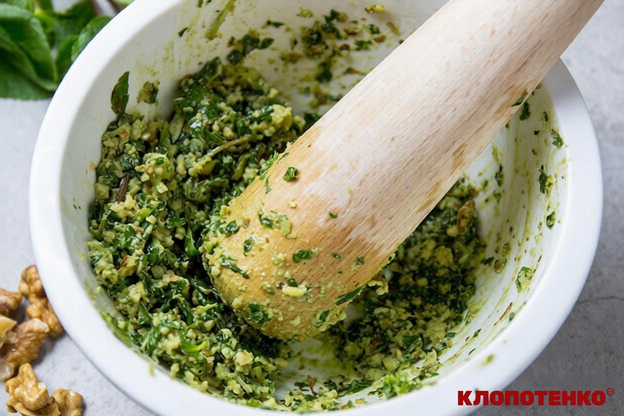 Соус песто-пхалі