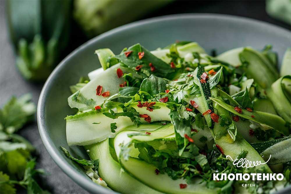 Салат з цукіні та кабачком