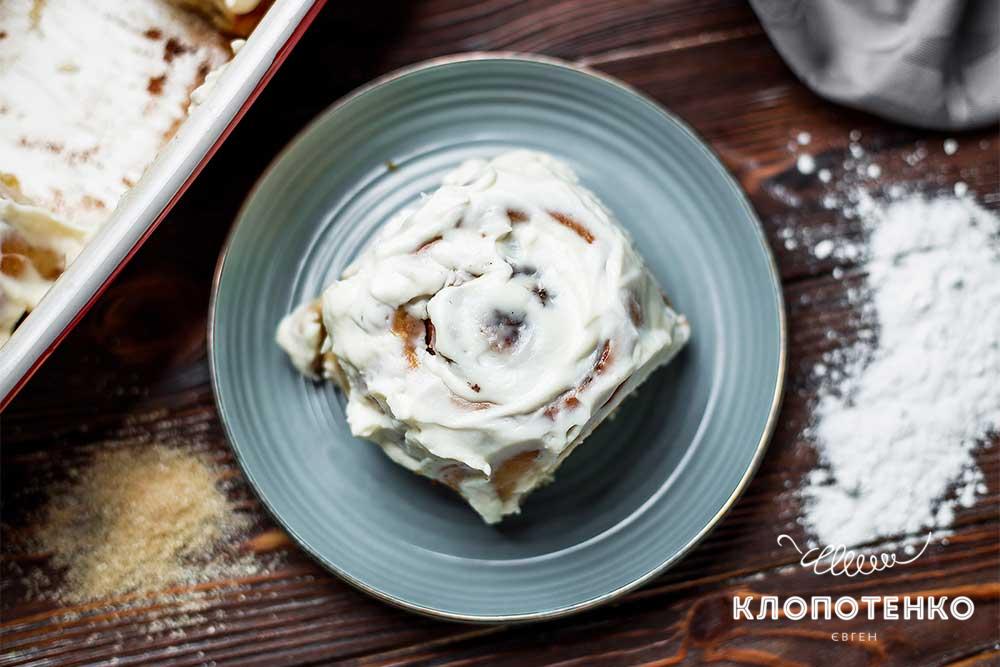 Сінабони з вершковою глазур'ю