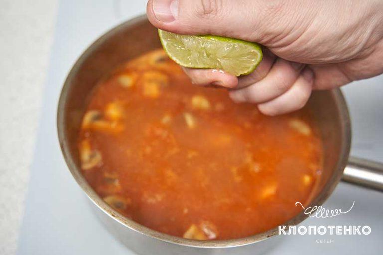 Суп том ям: простой рецепт от Евгения Клопотенко