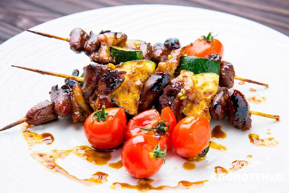 Шашлички з курячих сердець