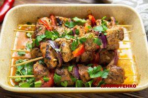 Свинячі шашлички в гострому маринаді