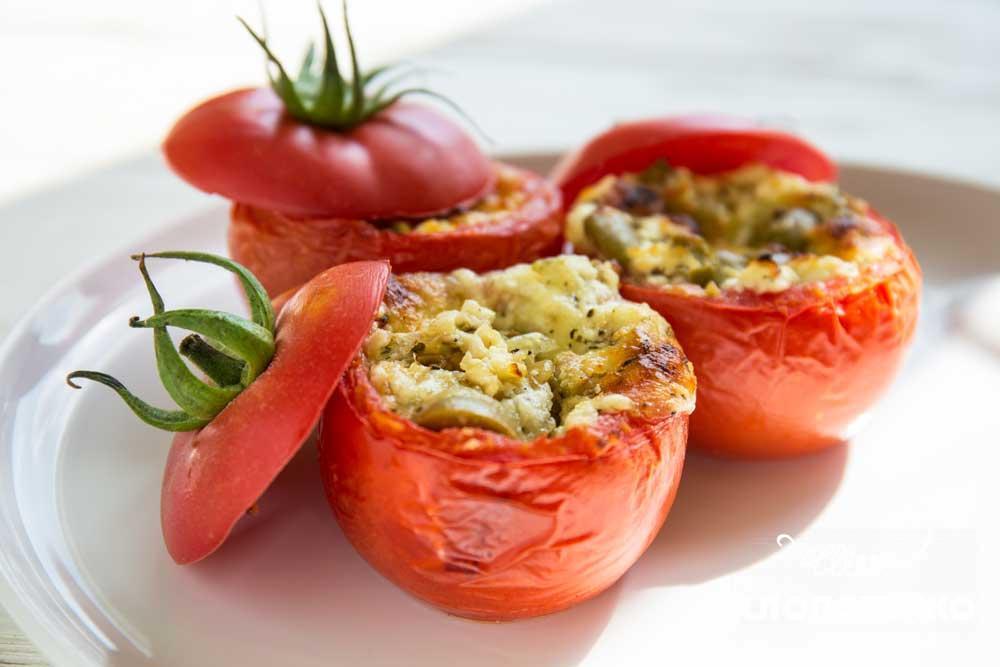 Як приготувати томати, фаршировані моцарелою і сиром
