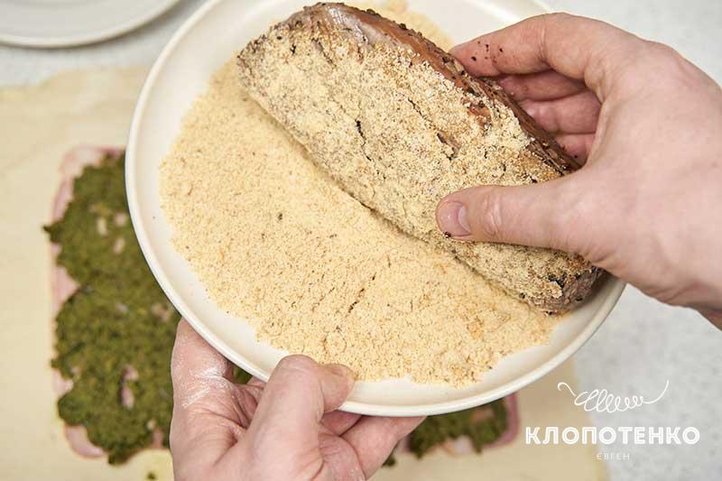 Запанируйте мясо