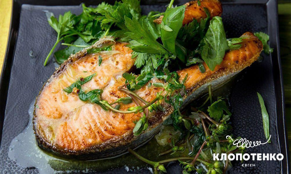 salmon-steak-on-parchment