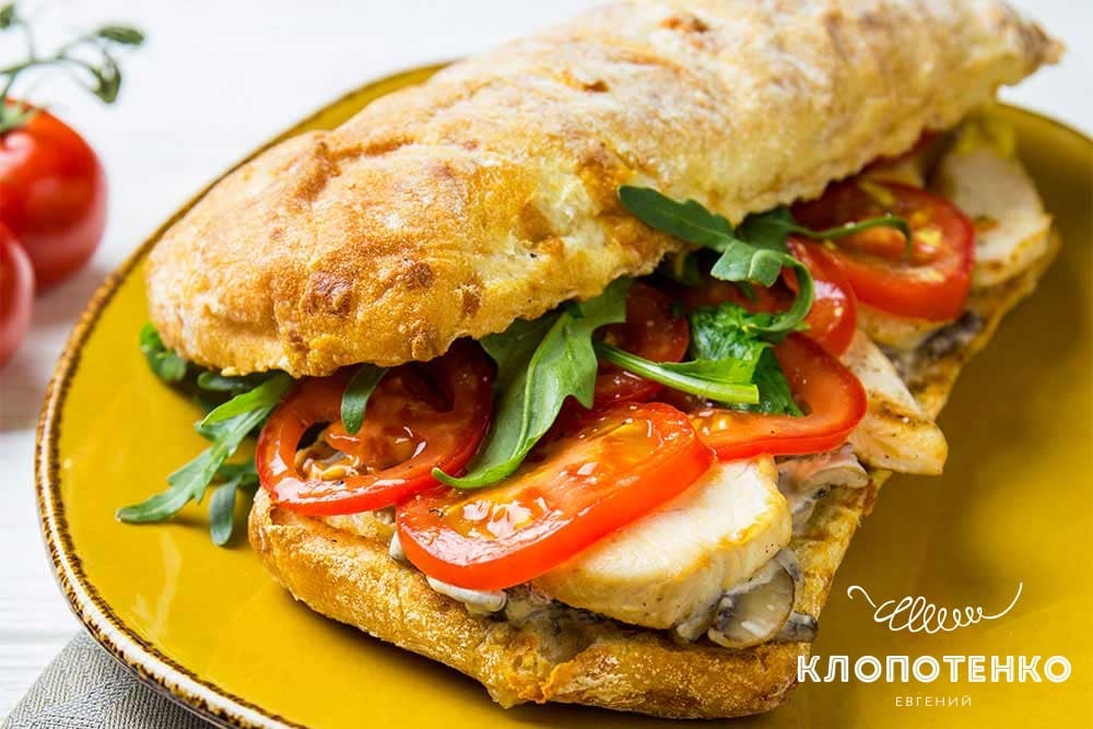 Сандвіч з куркою і грибами