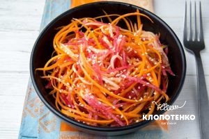 Салат з редькою і морквою