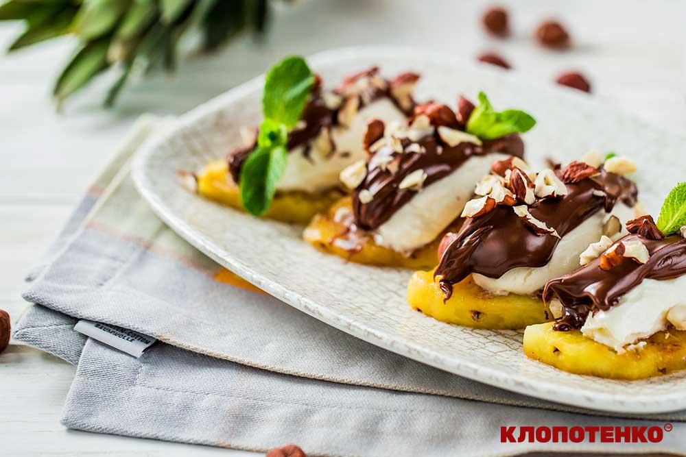 Ананас на грилі