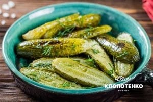 Запечені огірки з медом