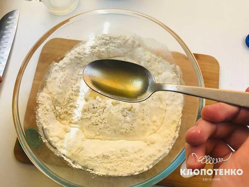 Добавьте в тесто растительное масло