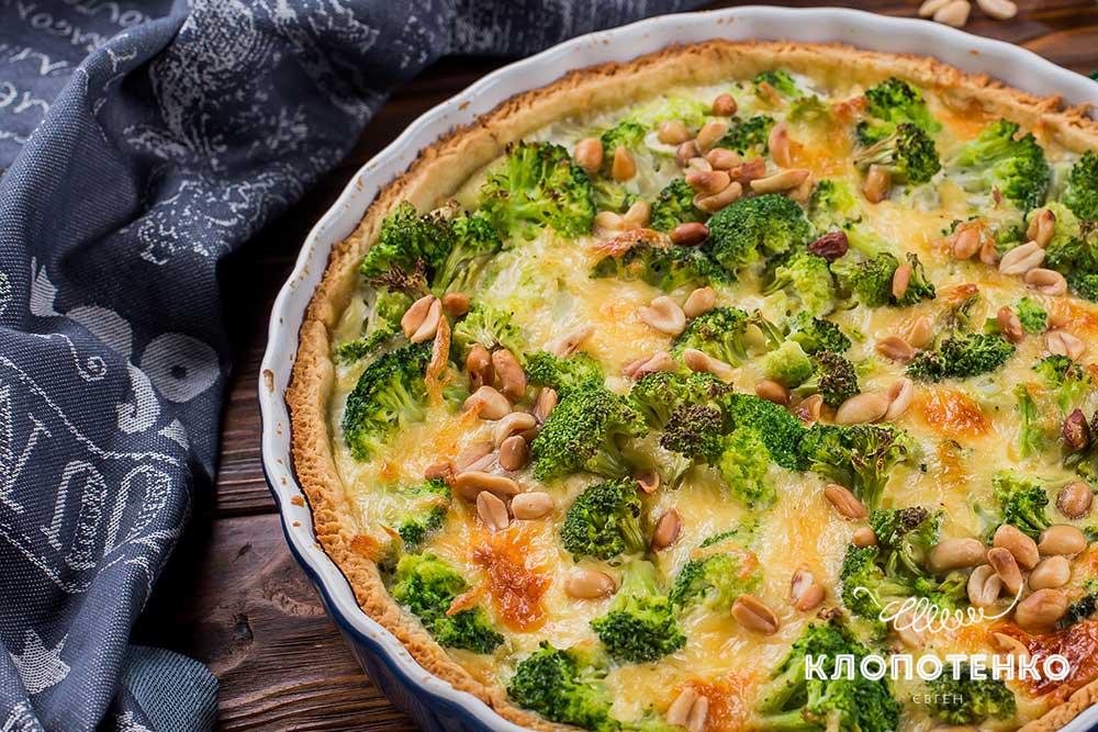 Киш с брокколи и арахисом