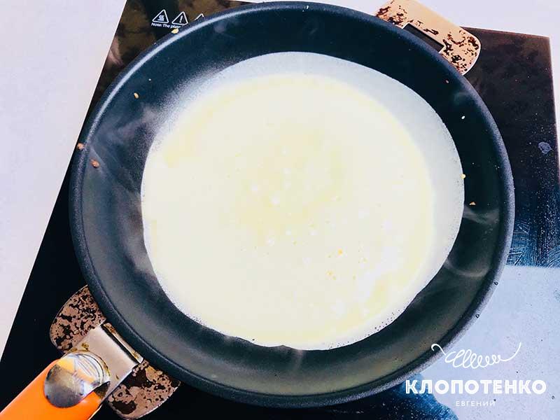 Жарьте блины на среднем огне