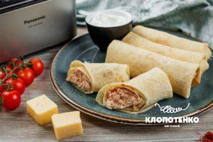 Млинці з курячою начинкою