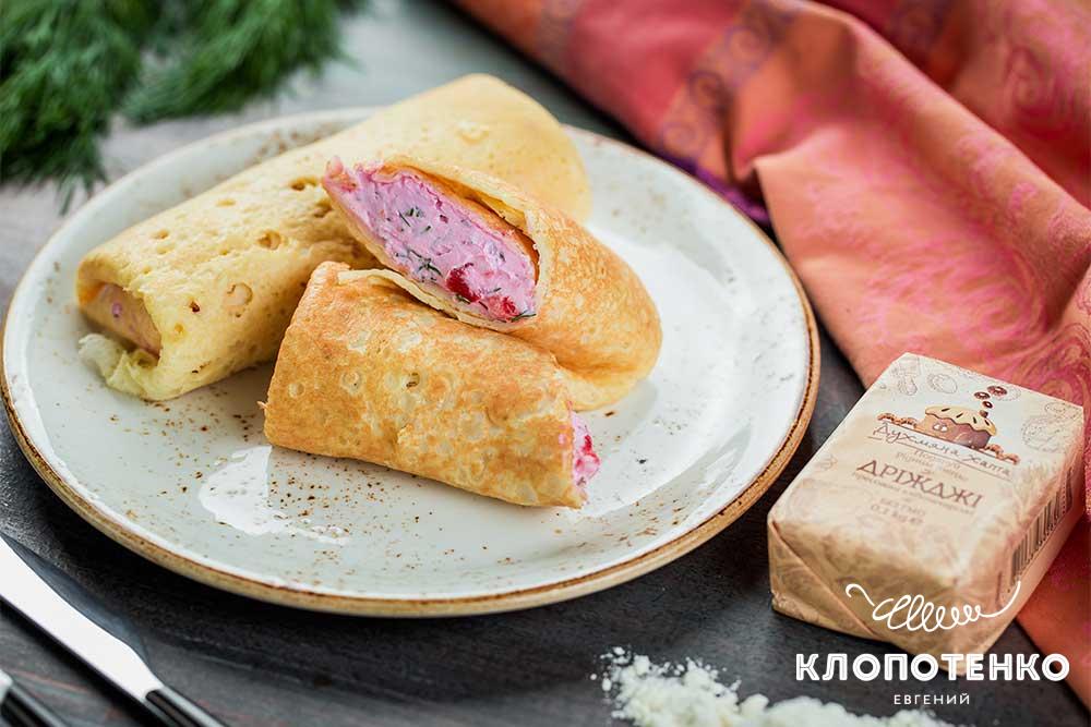 Блины на дрожжах с паштетом из лосося Блины на дрожжах с паштетом из лосося