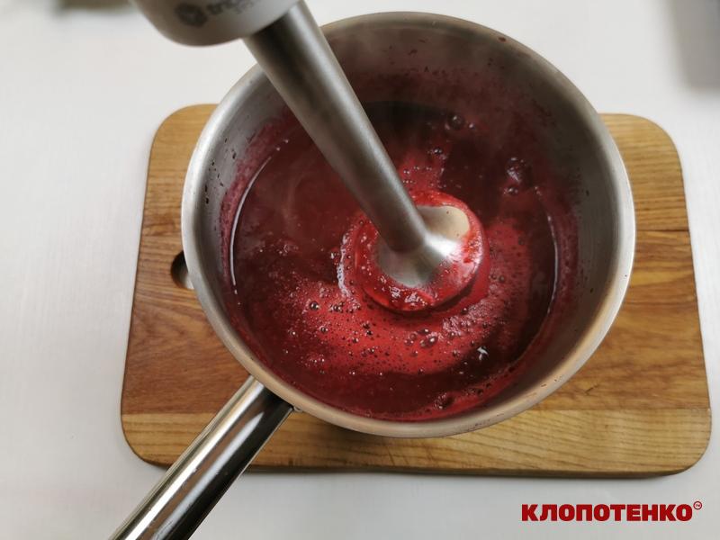 Подрібнення вишень блендером