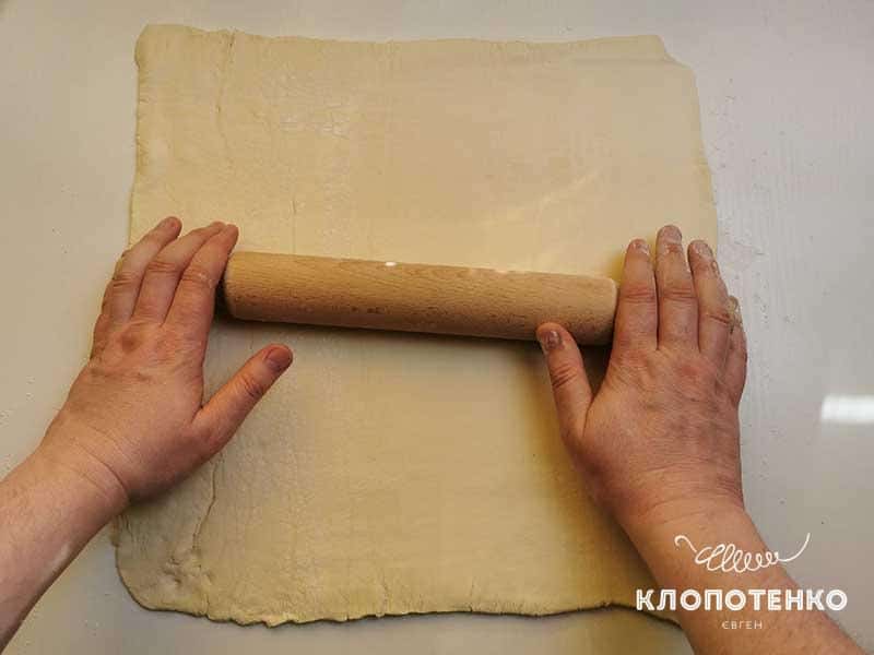 Тесто раскатайте