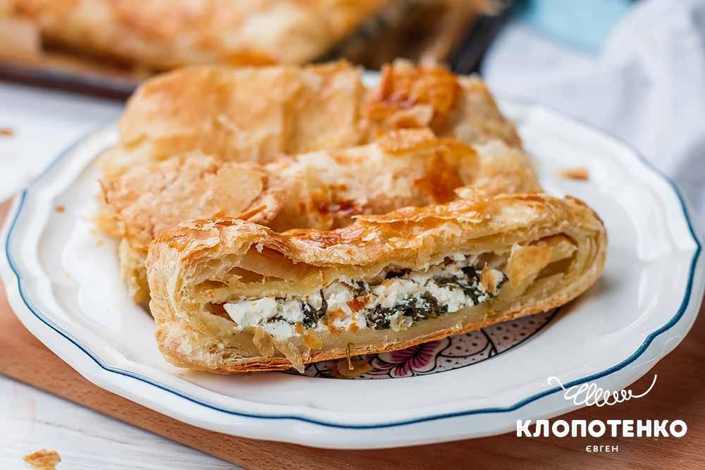 Пиріг зі шпинатом і фетою
