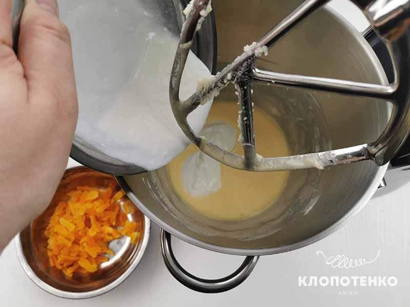 Добавьте муку и разрыхлитель