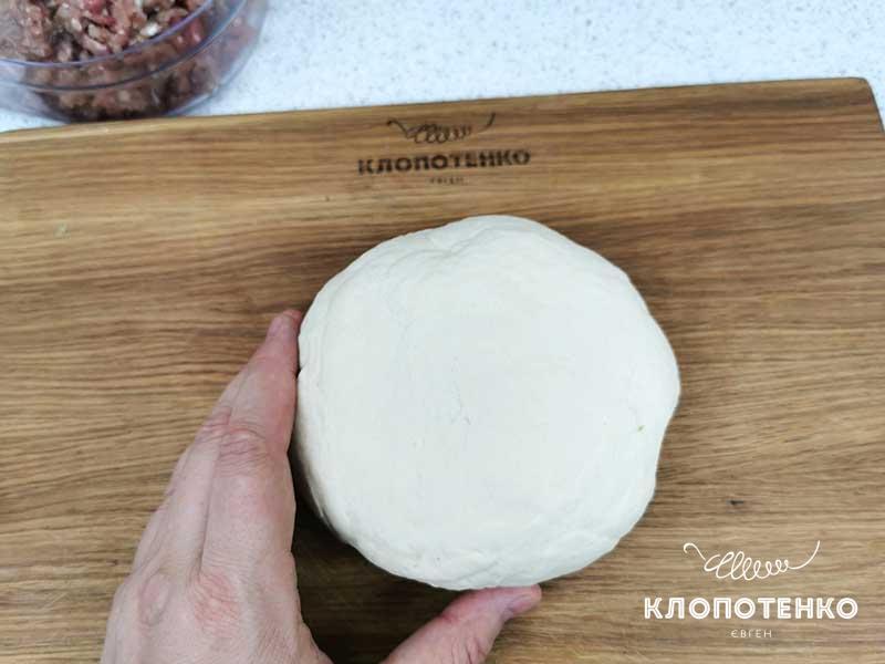 Замесите пластичное тесто