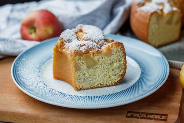 Шарлотка з персиками: рецепт Євгена Клопотенка
