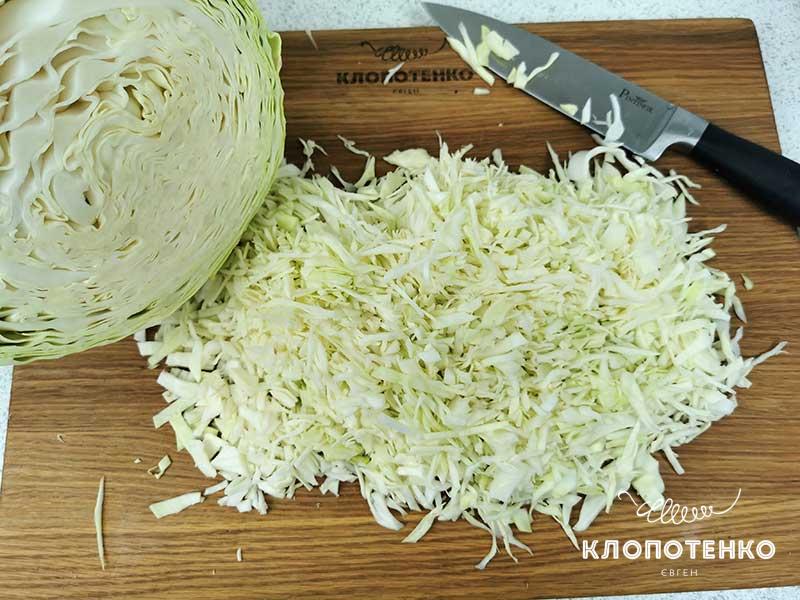 Мелко посеките капусту