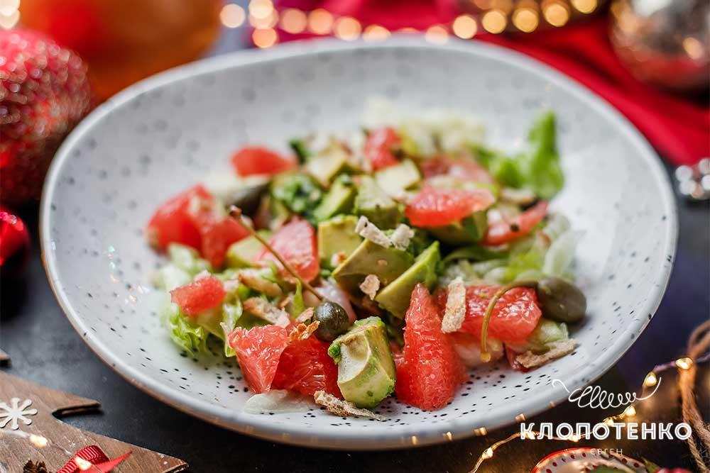 Салат с креветками и авокадо
