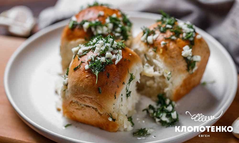 Пампушки с чесноком