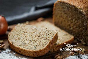 Кукурудзяний хліб в хлібопічці