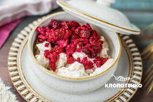 Poltava halushky with sour cherries and meat