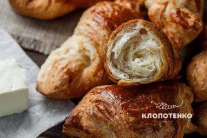 Круассаны из слоеного дрожжевого теста
