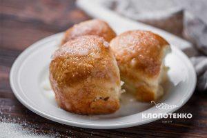 Пампушки с ромовой глазурью
