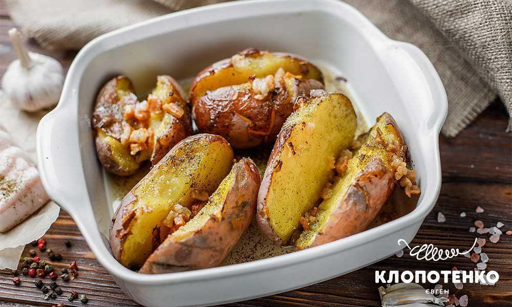 Картопля з салом і часником