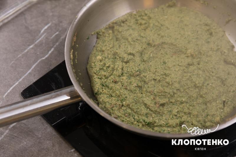 Дюксель підсушується на пательні