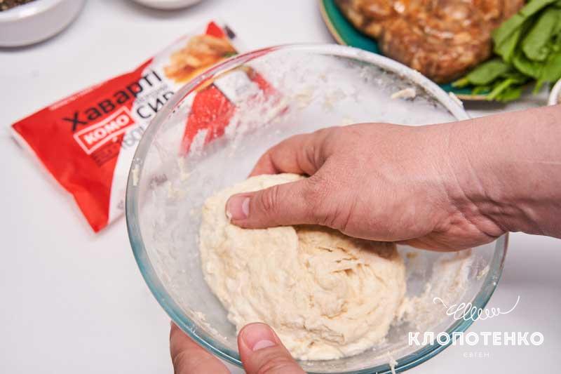 Замесите тесто