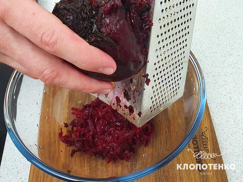 салат с черносливом и свеклой