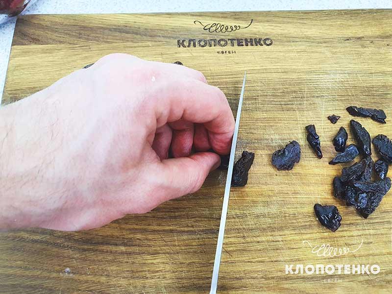 салат с черносливом и свеклой