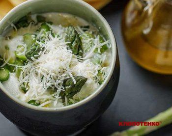 Десерт зі спаржею та пломбіром