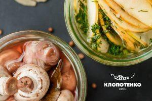 Pickled mushrooms, apples and onions
