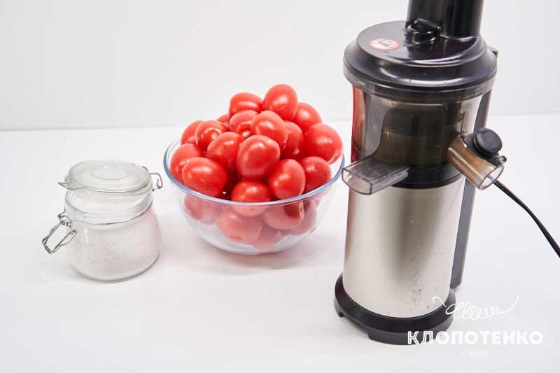 Подготовьте ингредиенты для приготовления томатов пелати