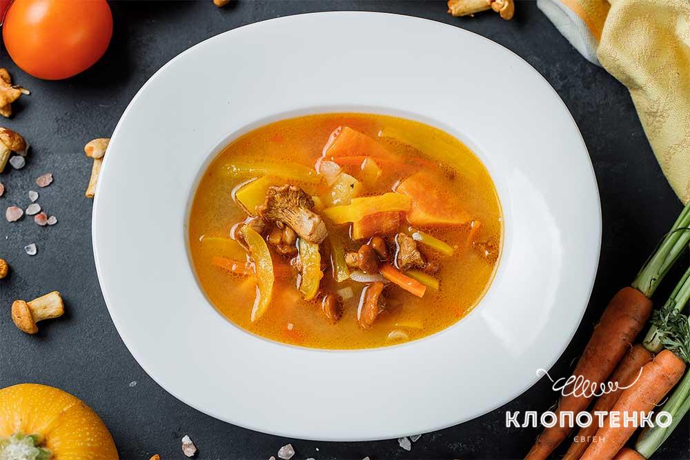 Борщ з жовтим буряком