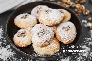 Cookies on yogurt